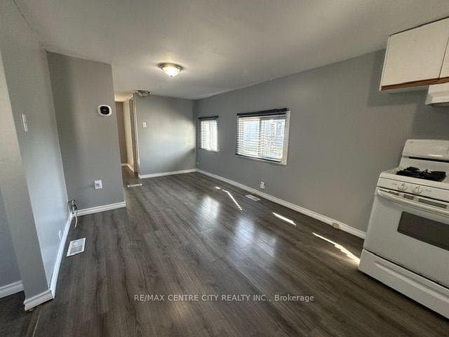 2189 Dundas Street Unit 59 photo 8