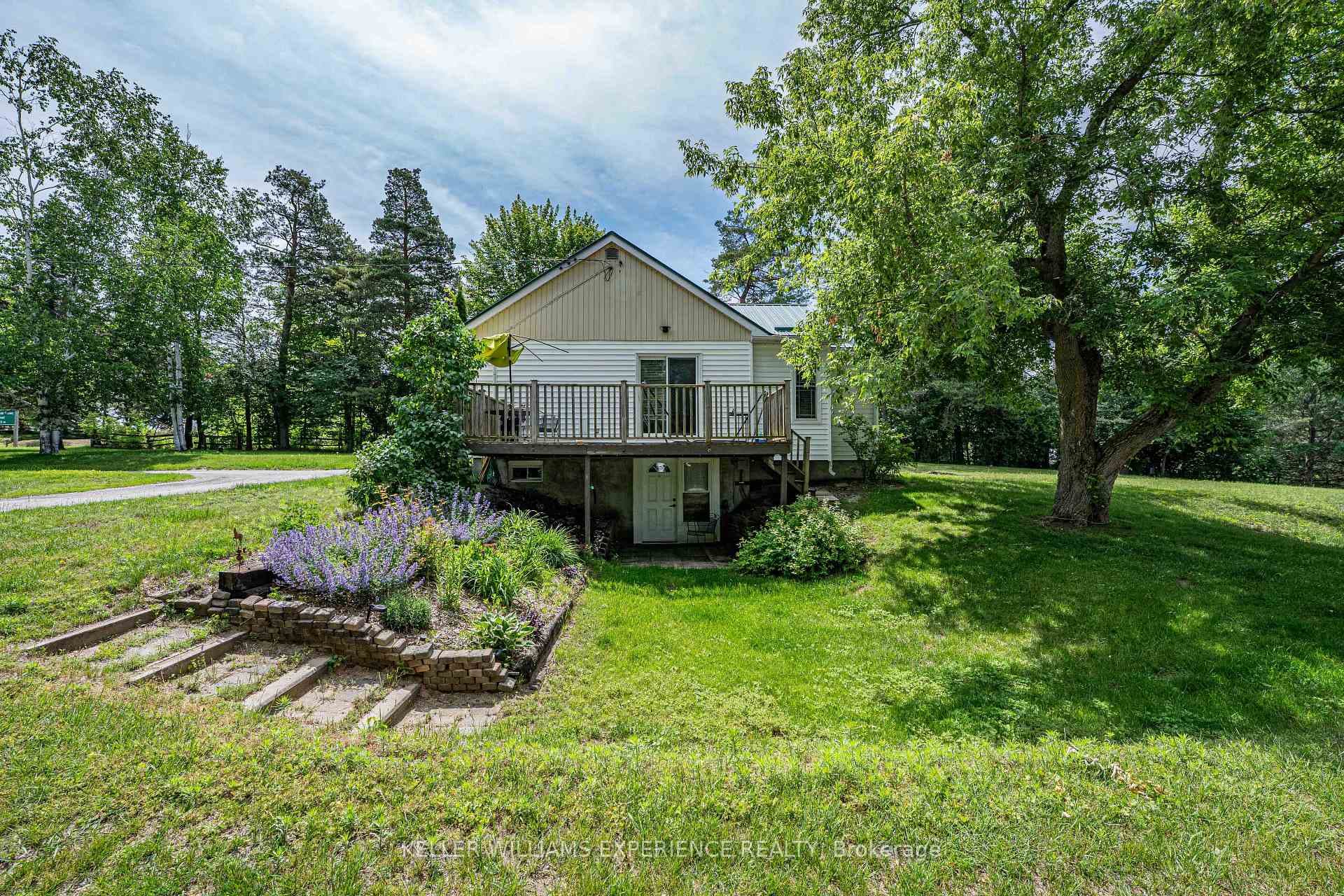 3514 PENETANGUISHENE Road photo 8