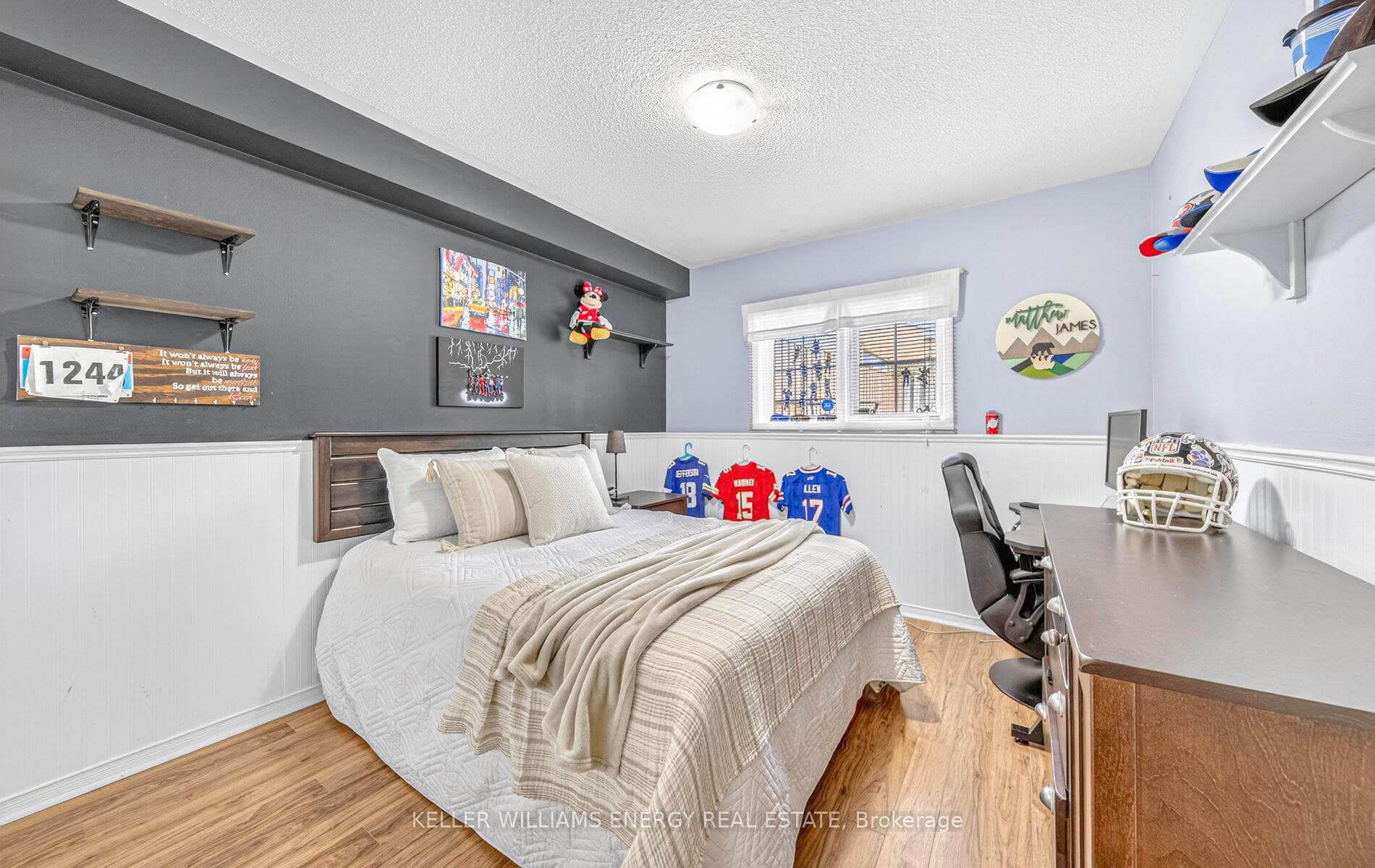 66 Booth Crescent photo 15