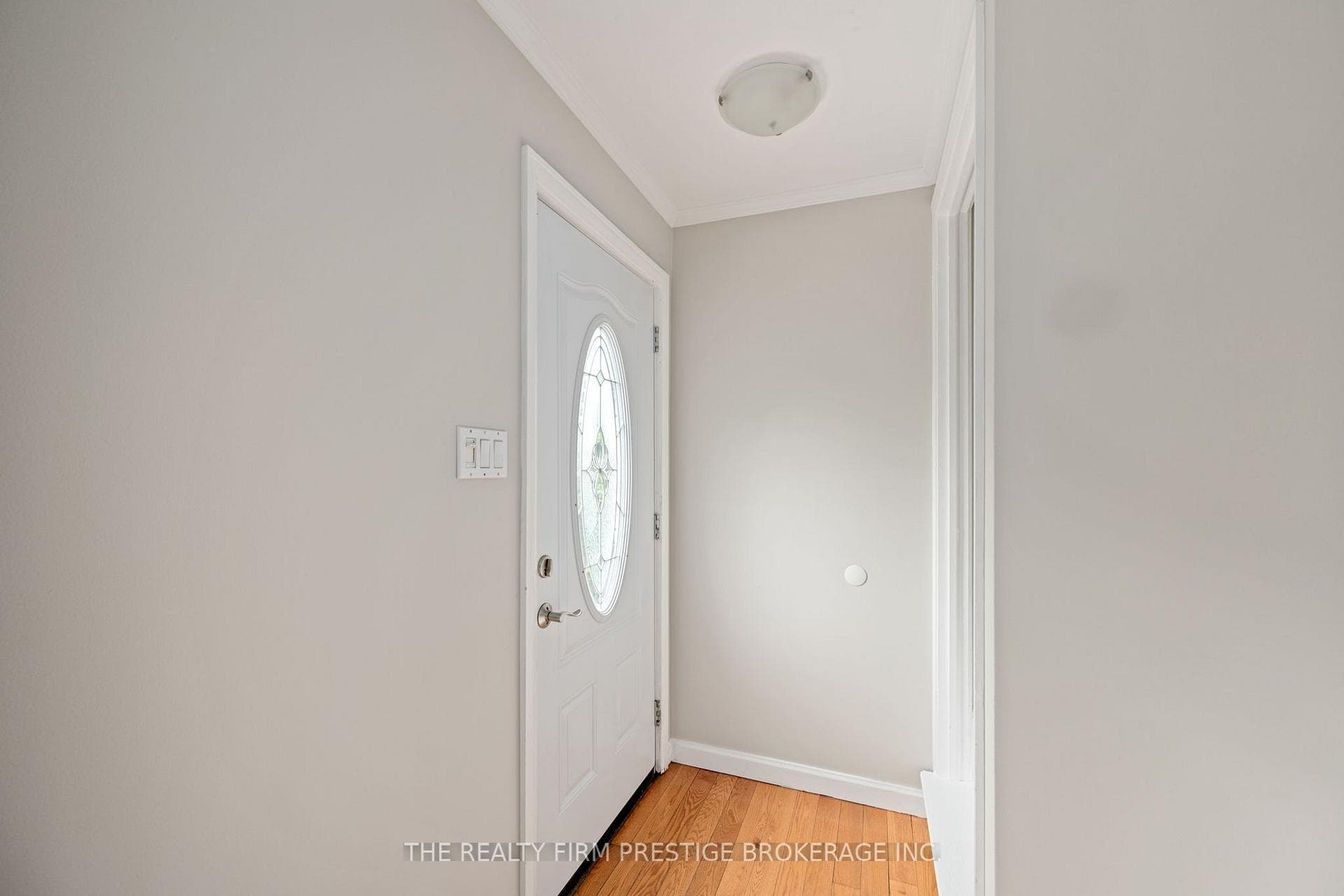 6806 James Street photo 7