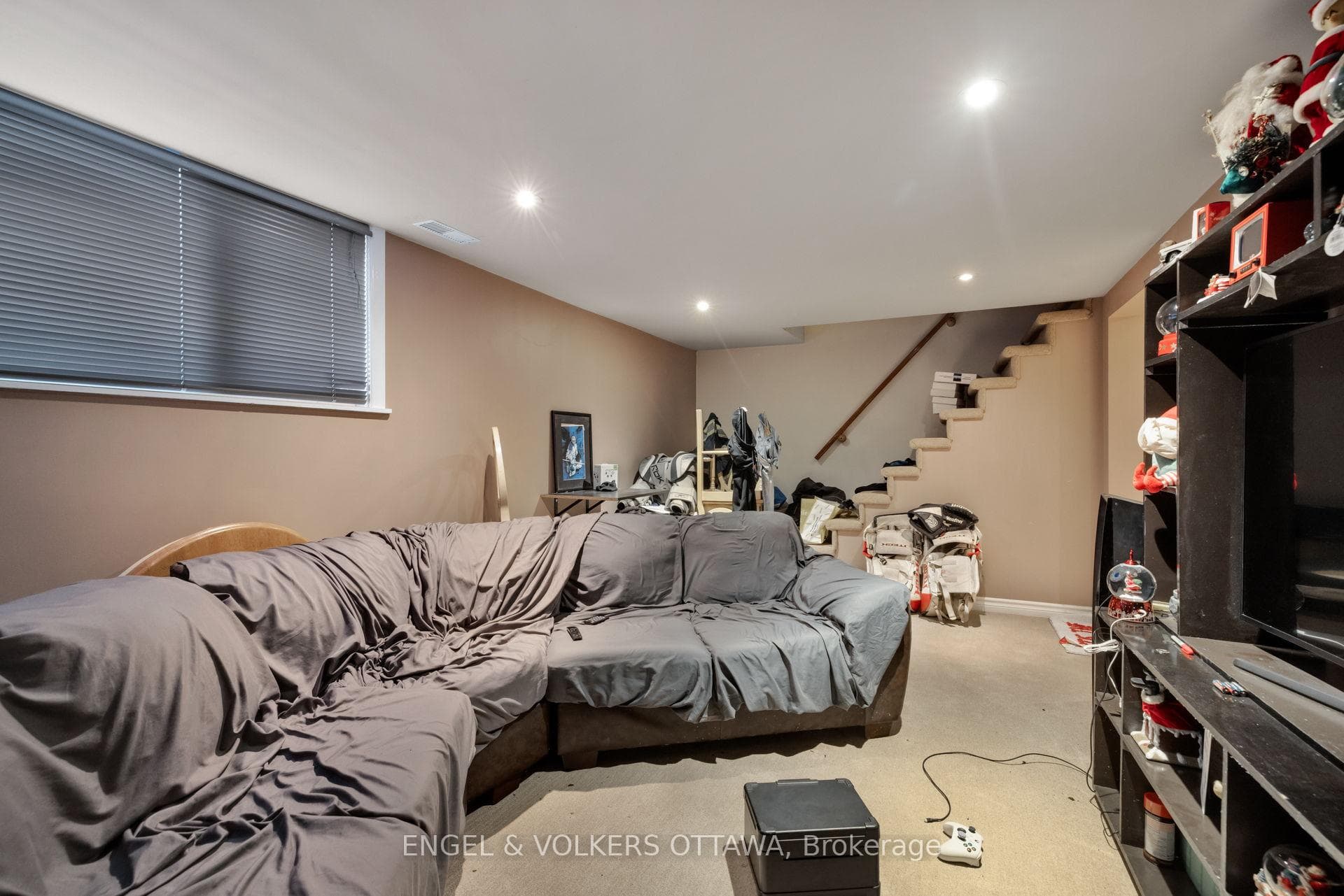 1311 S Avenue photo 45