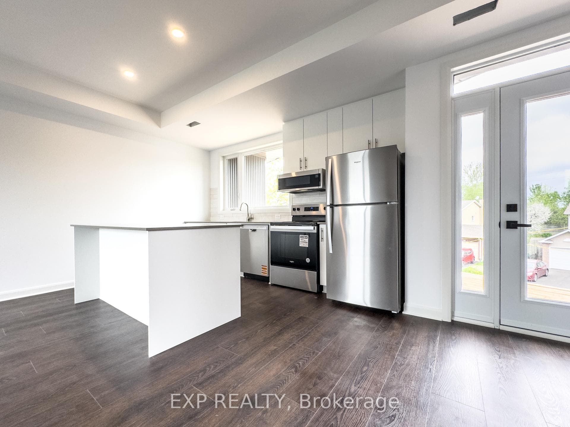 25 Fair Oaks Crescent Unit C photo 5