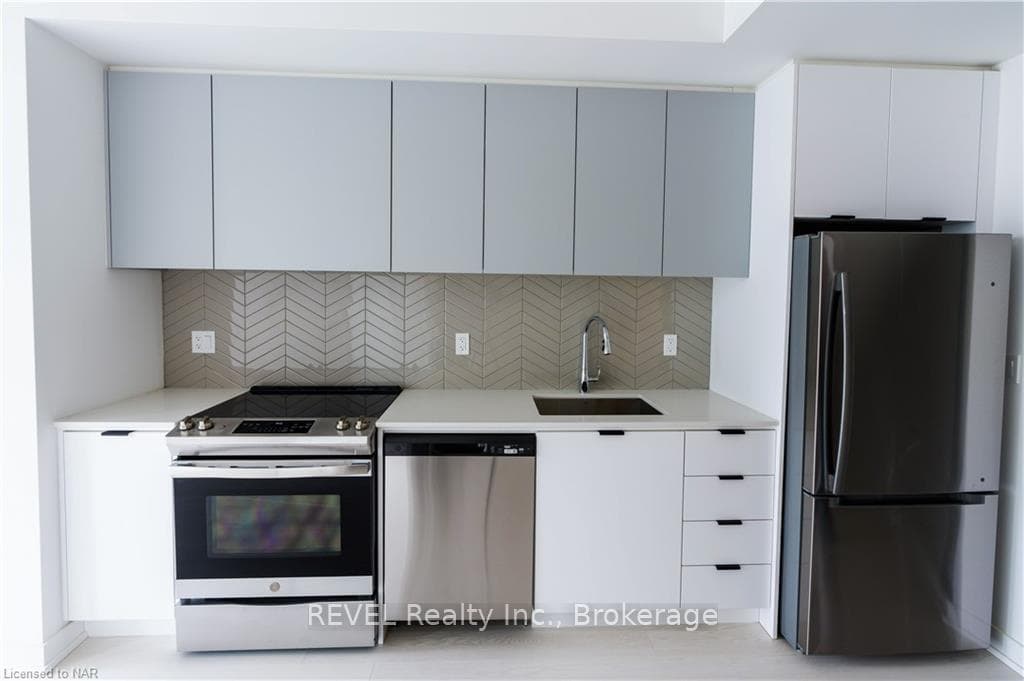 57 BROCK Avenue Unit 605 photo 13