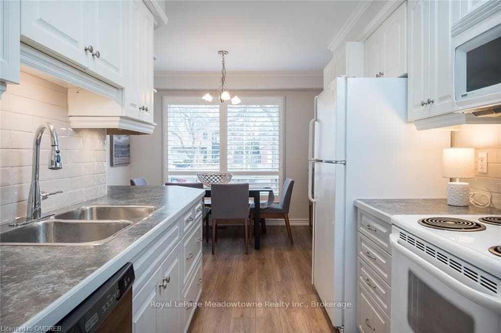 842 LAURIER Avenue photo 7