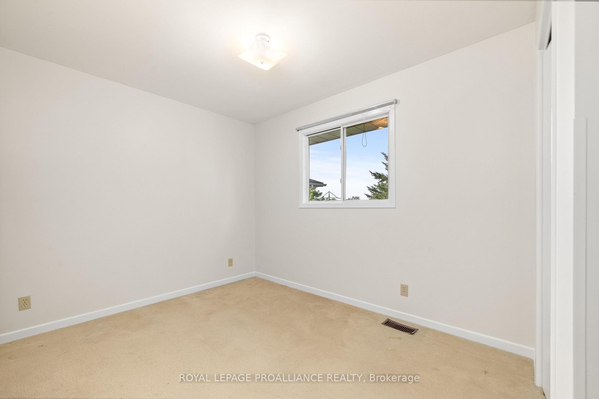 18 Gordon Avenue photo 17