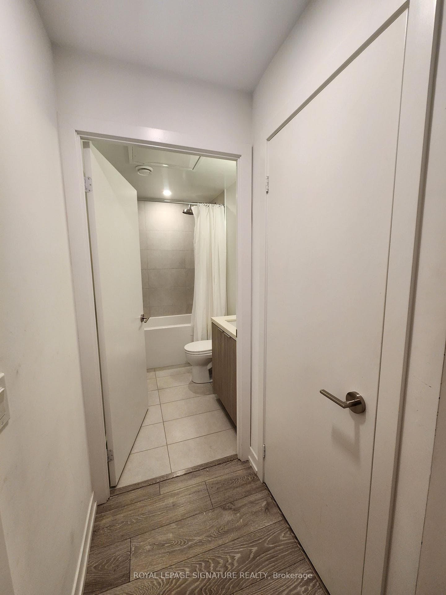 2020 Bathurst Street Unit 1112 photo 5