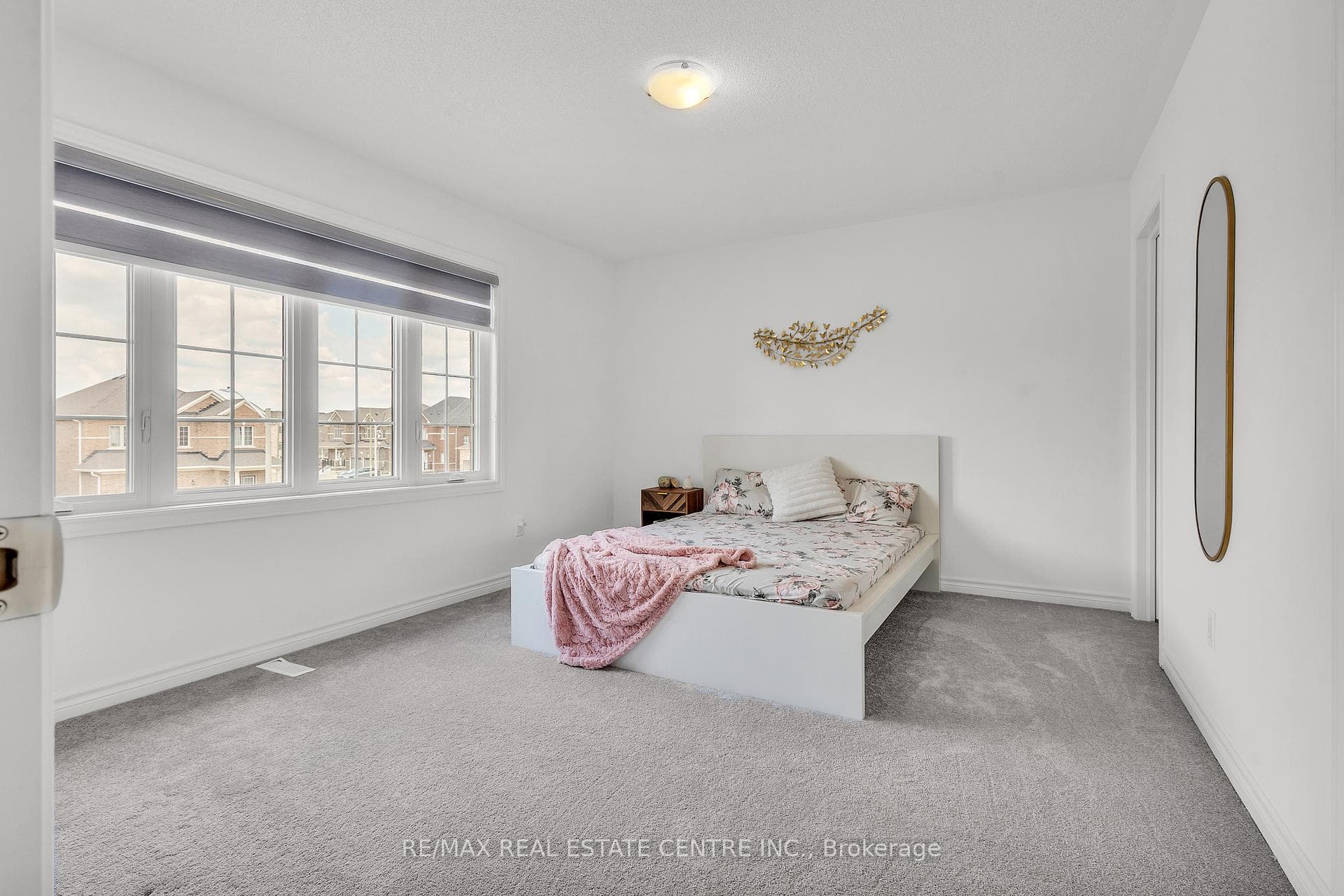 341 Russell Street photo 34