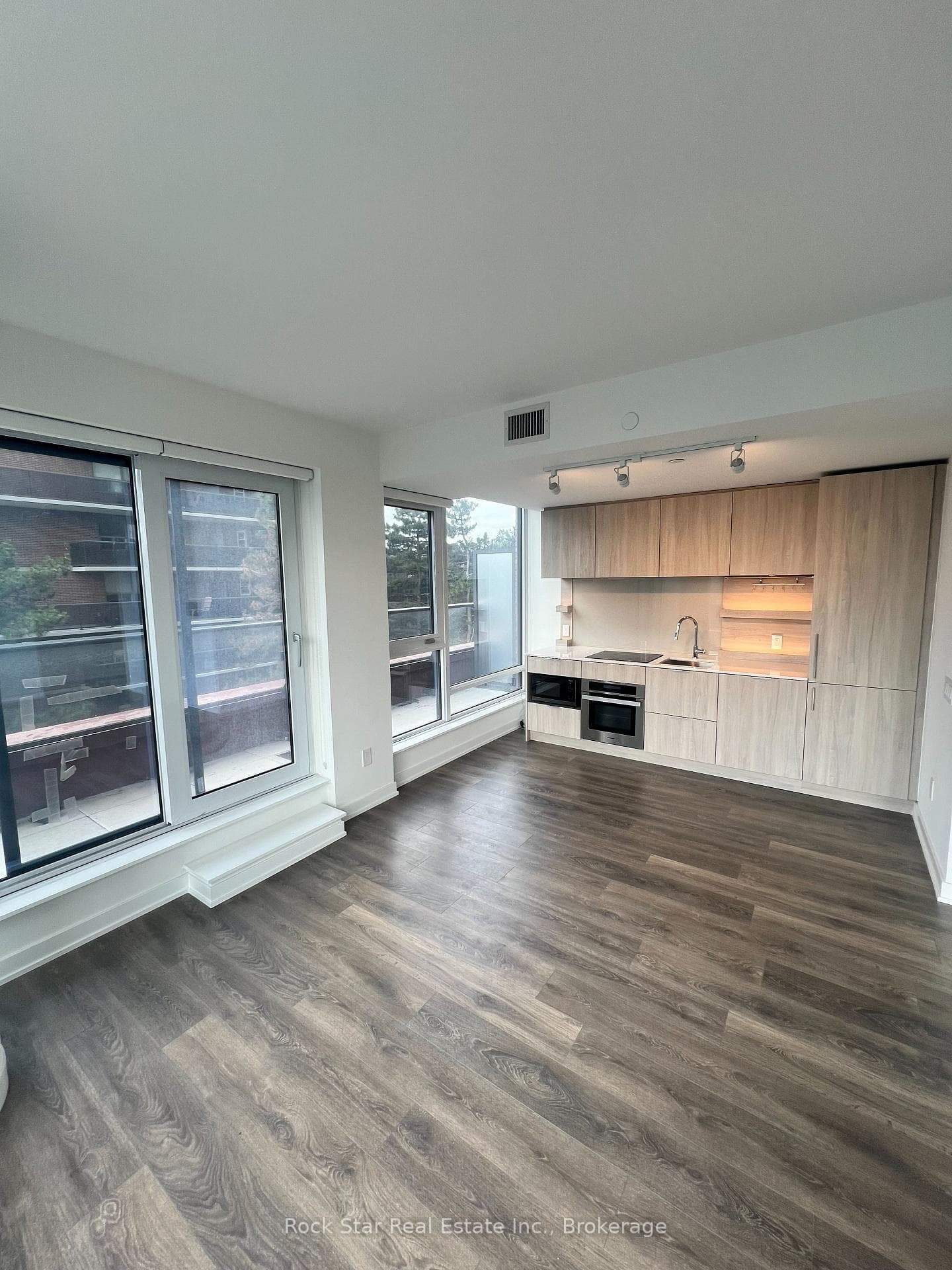 28 Ann Street Unit 209 photo 5