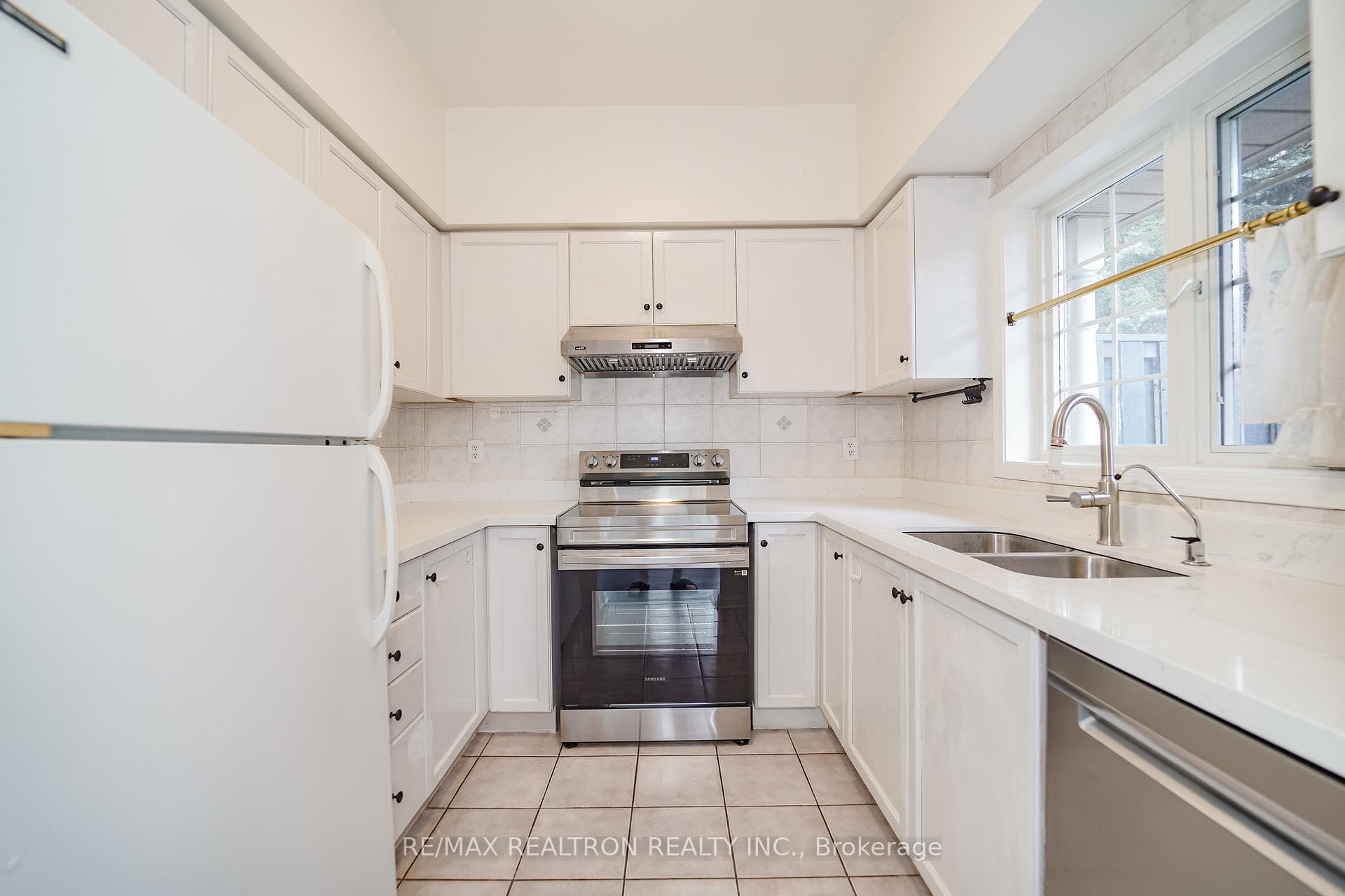 5 St Moritz Way Unit 1 photo 11