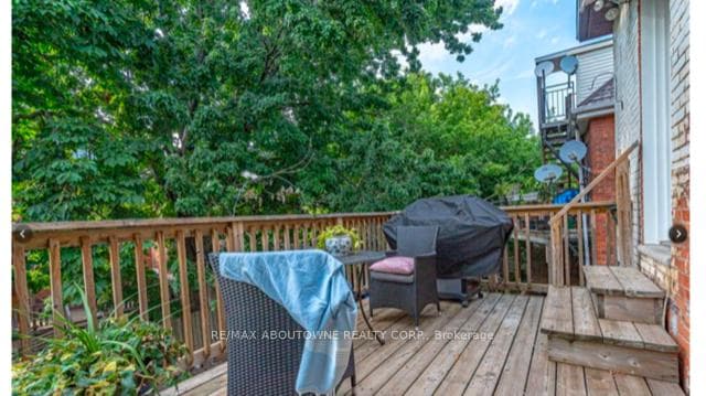 100 Grant Avenue photo 12