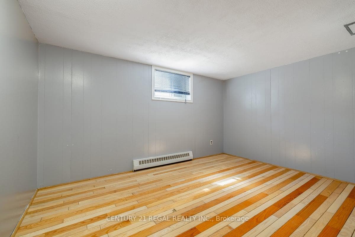 105 Lord Roberts Drive photo 25