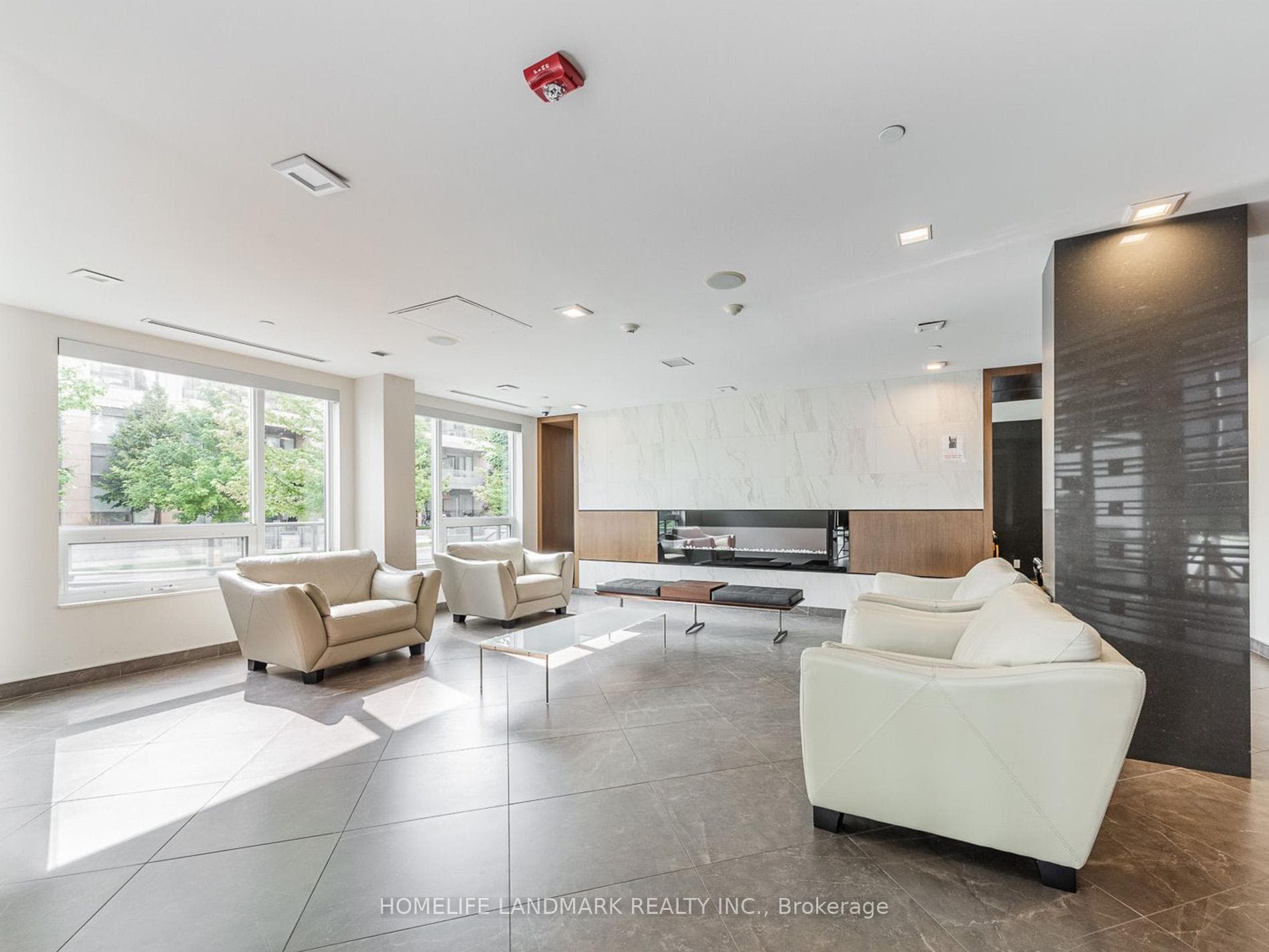 1 Uptown Drive Unit 801 photo 3