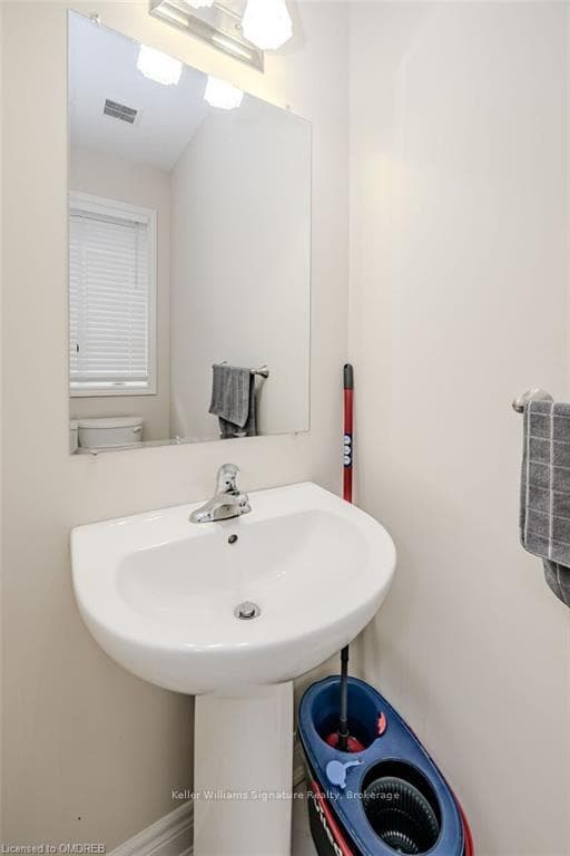 72 MANHATTAN COURT Court photo 19