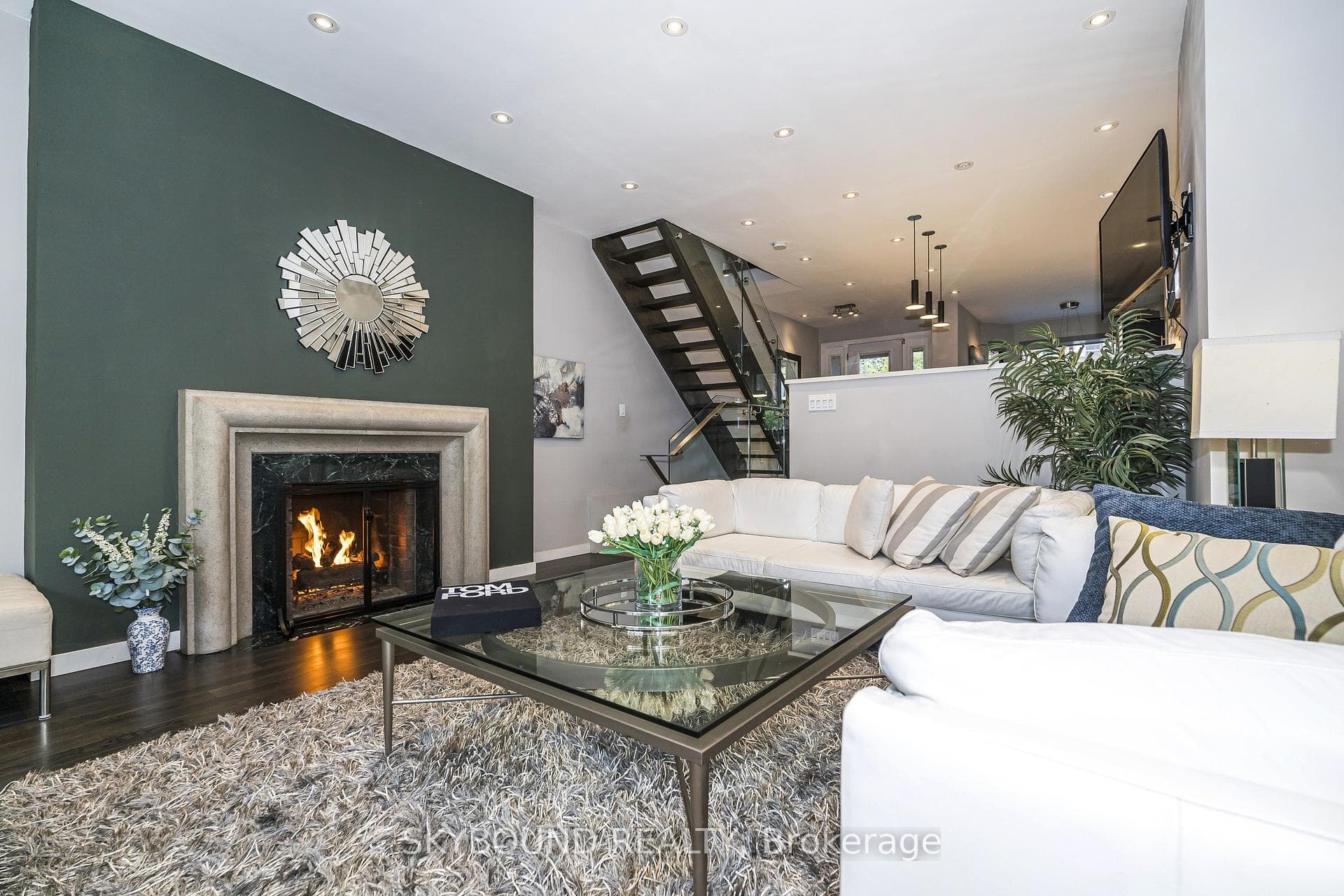 49 Victor Avenue photo 10