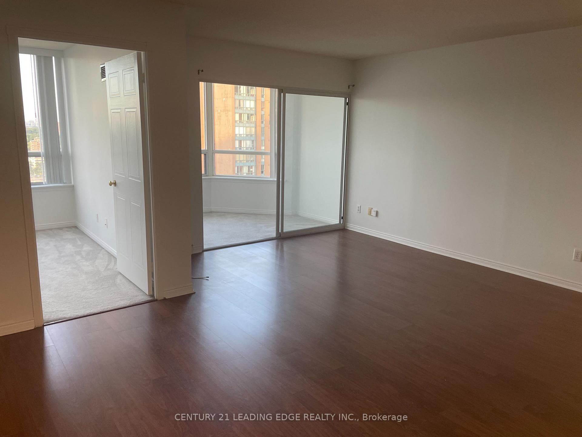 135 Hillcrest Avenue Unit 1901 photo 16