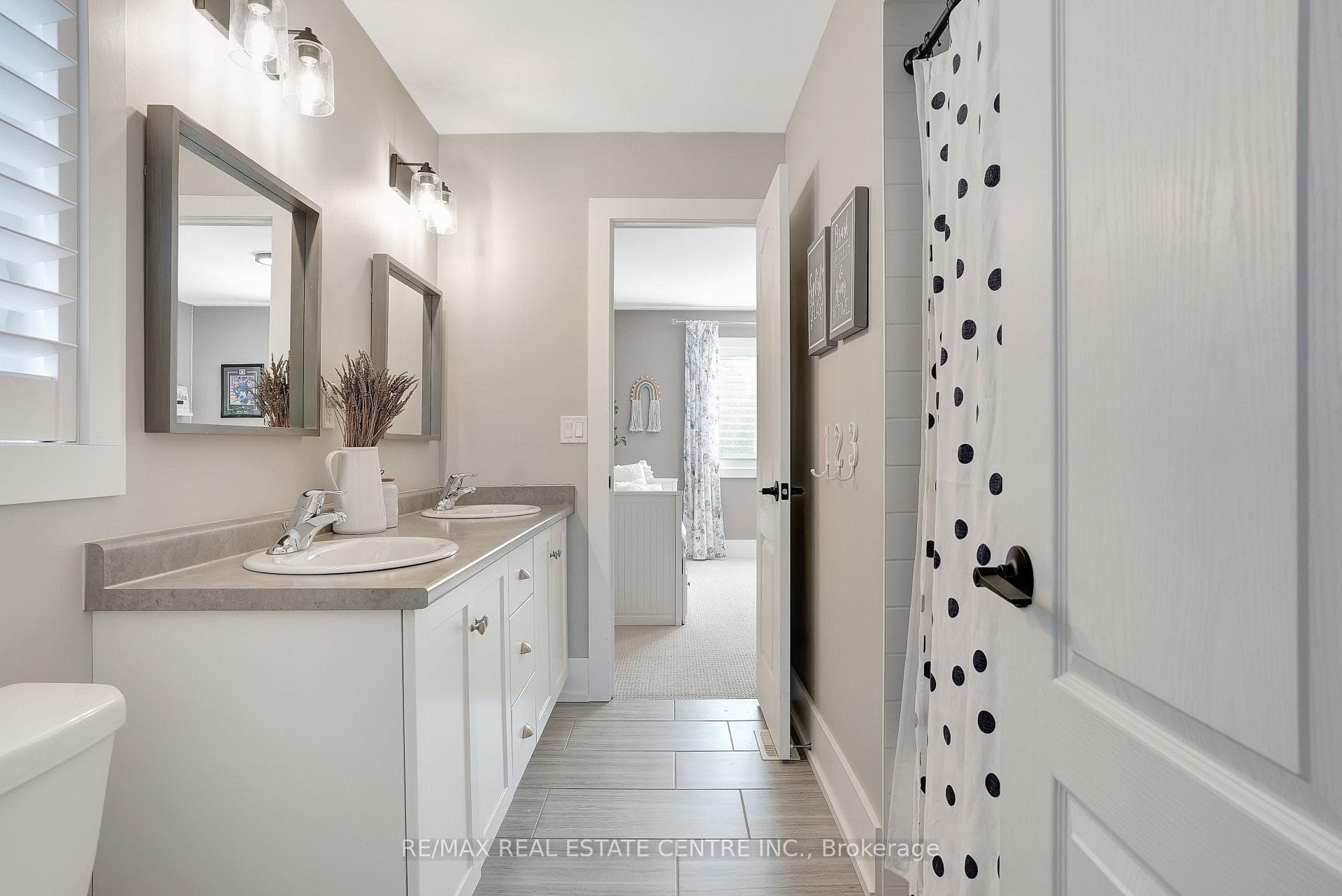 5 pc semi ensuite