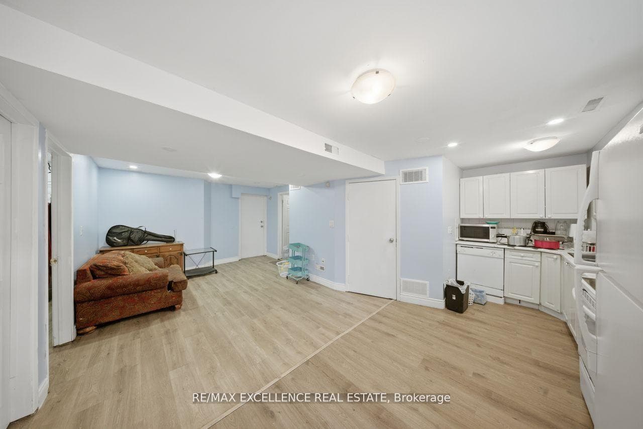 41 Brentcliff Drive photo 29