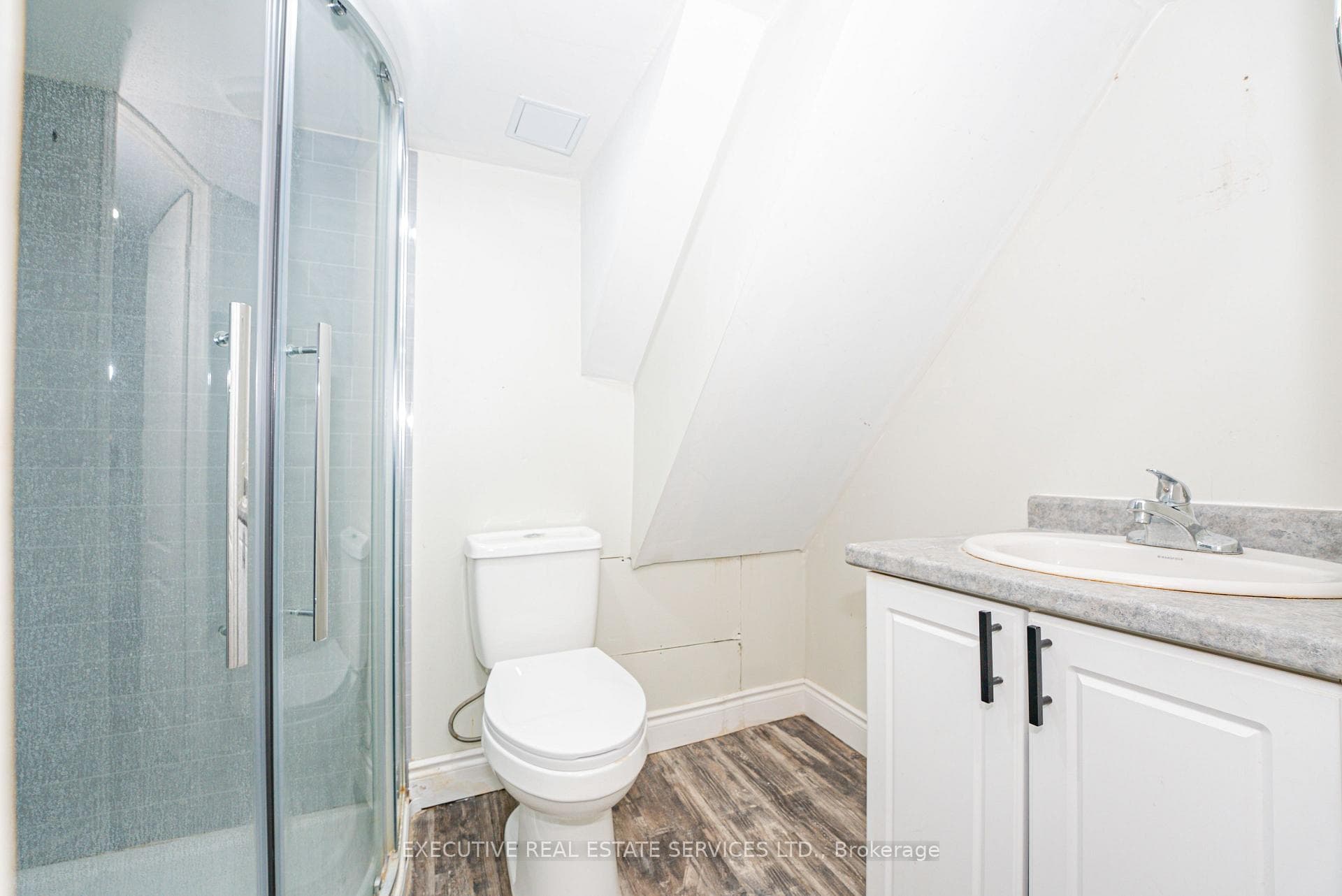 77 Overlea Drive photo 34