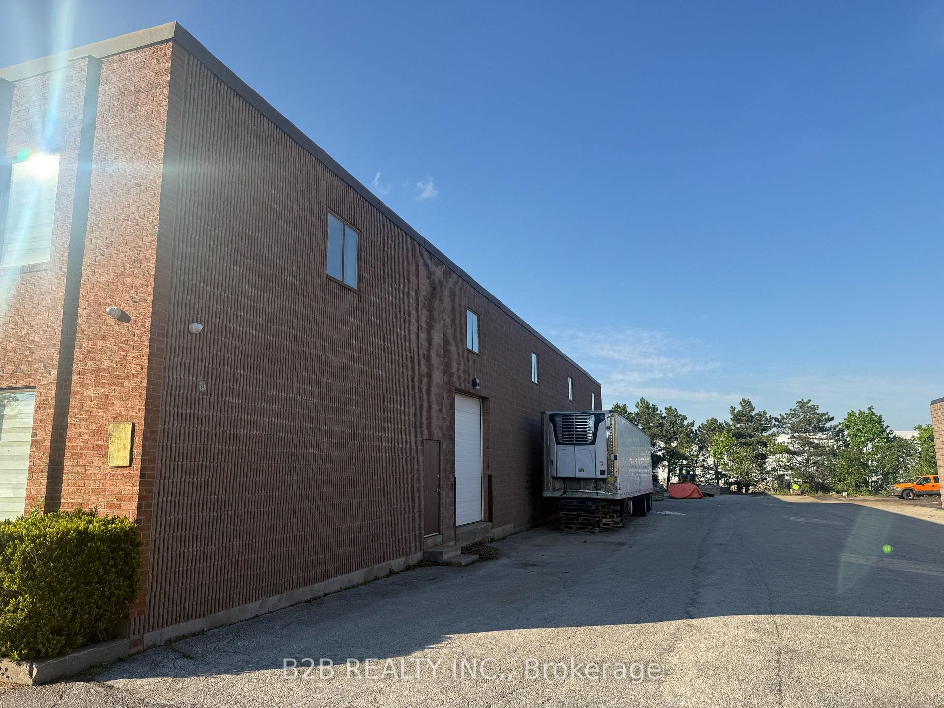 12 Colony Court photo 2