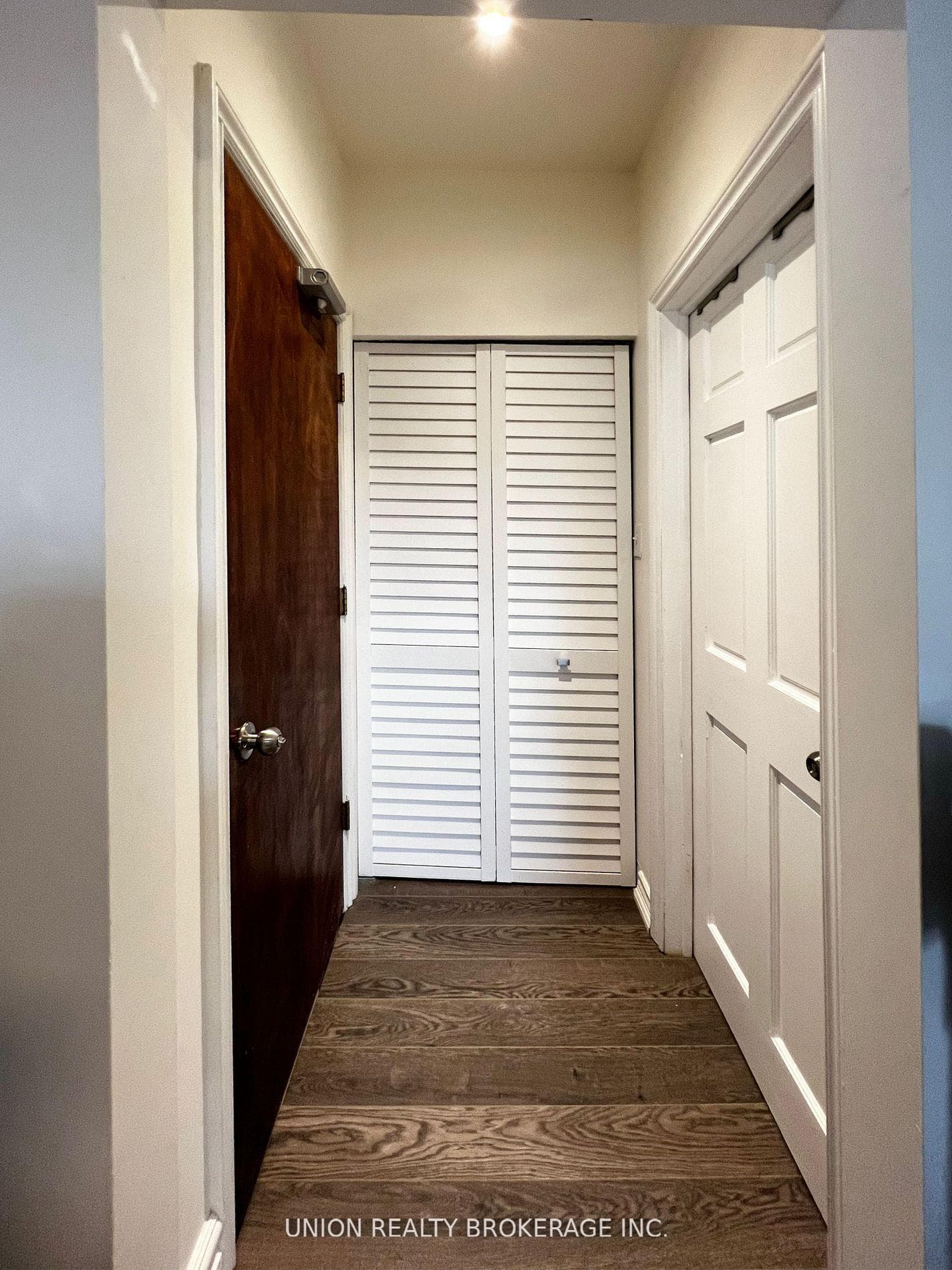 33 Balsam Avenue Unit Upper photo 7