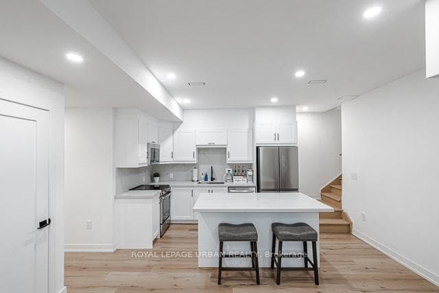 73 Guthrie Avenue Unit Lower photo 6