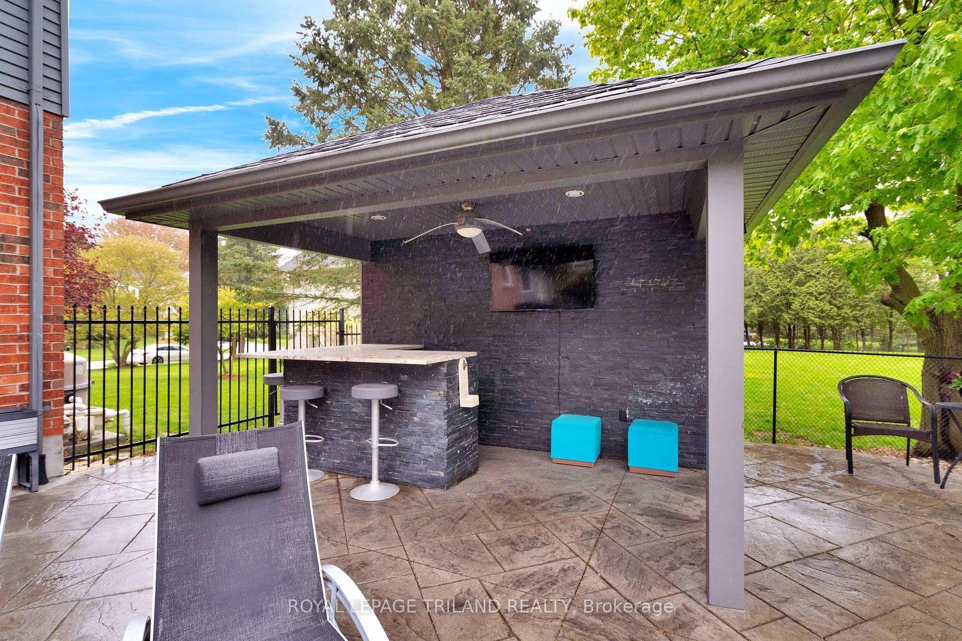 Back Yard - cabana & change rooms