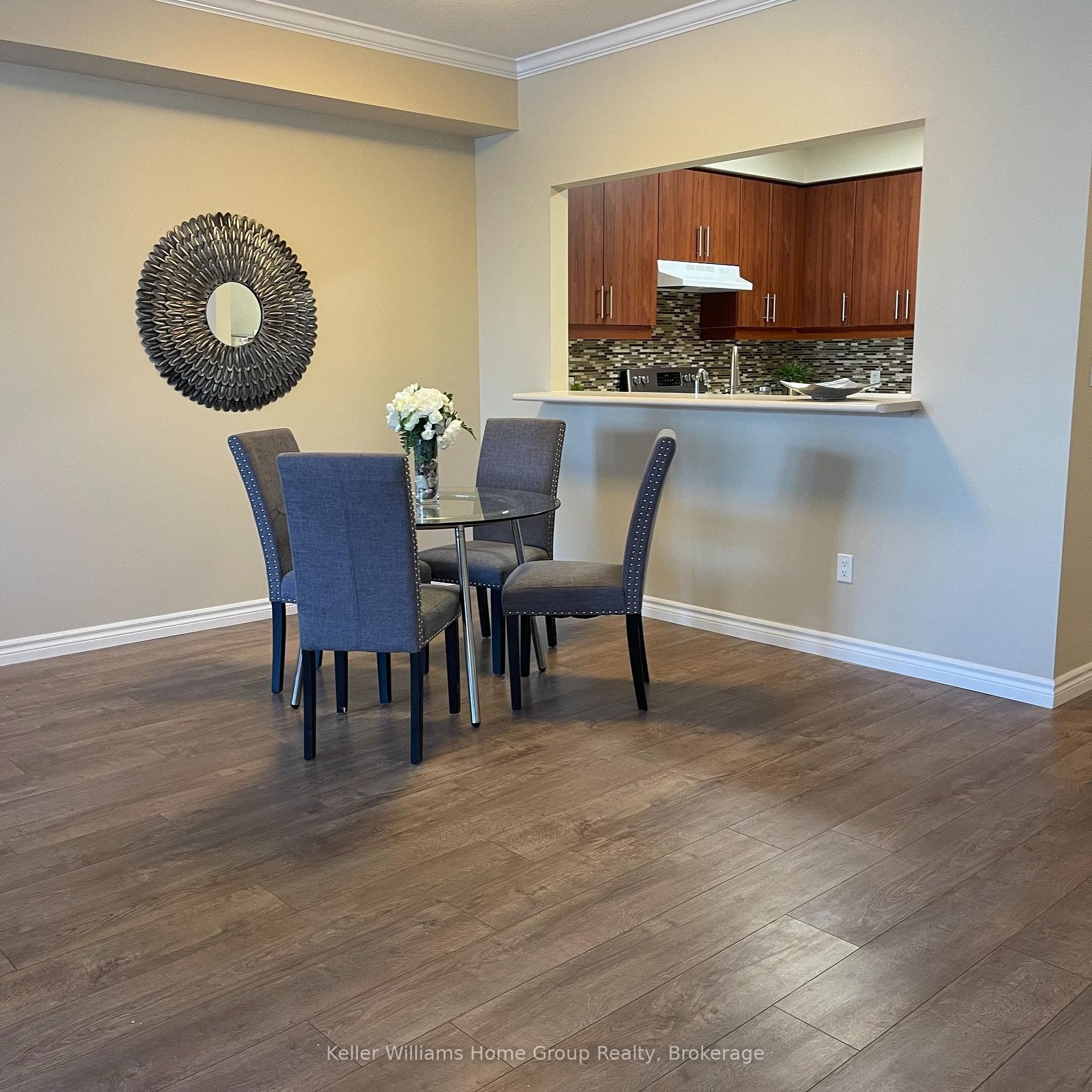 Furnished diningroom