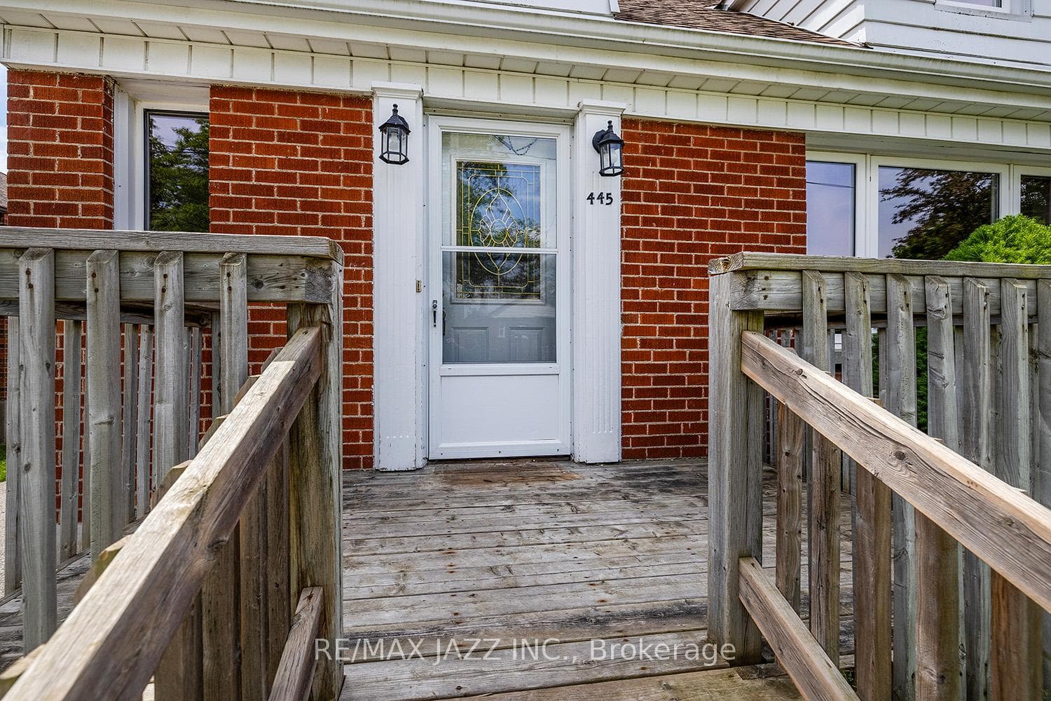 445 Beverly Street photo 4