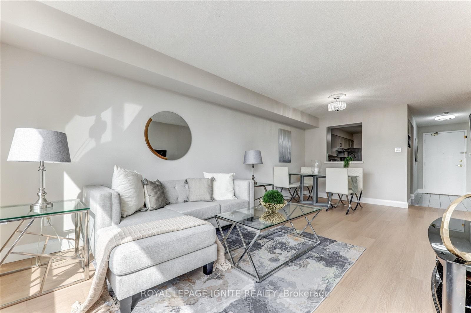 410 Mclevin Avenue Unit 906 photo 6