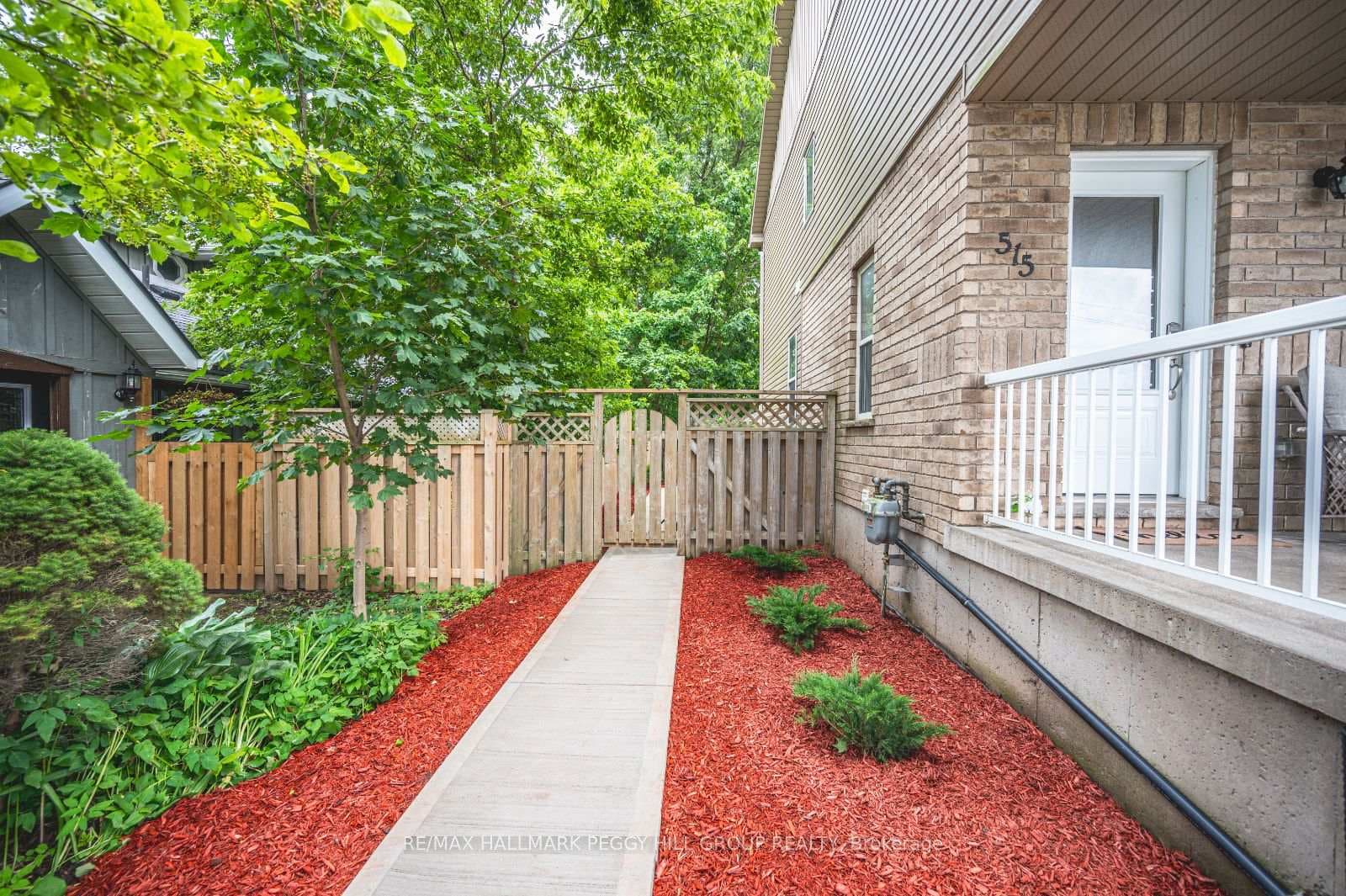 515 Victoria Street photo 14