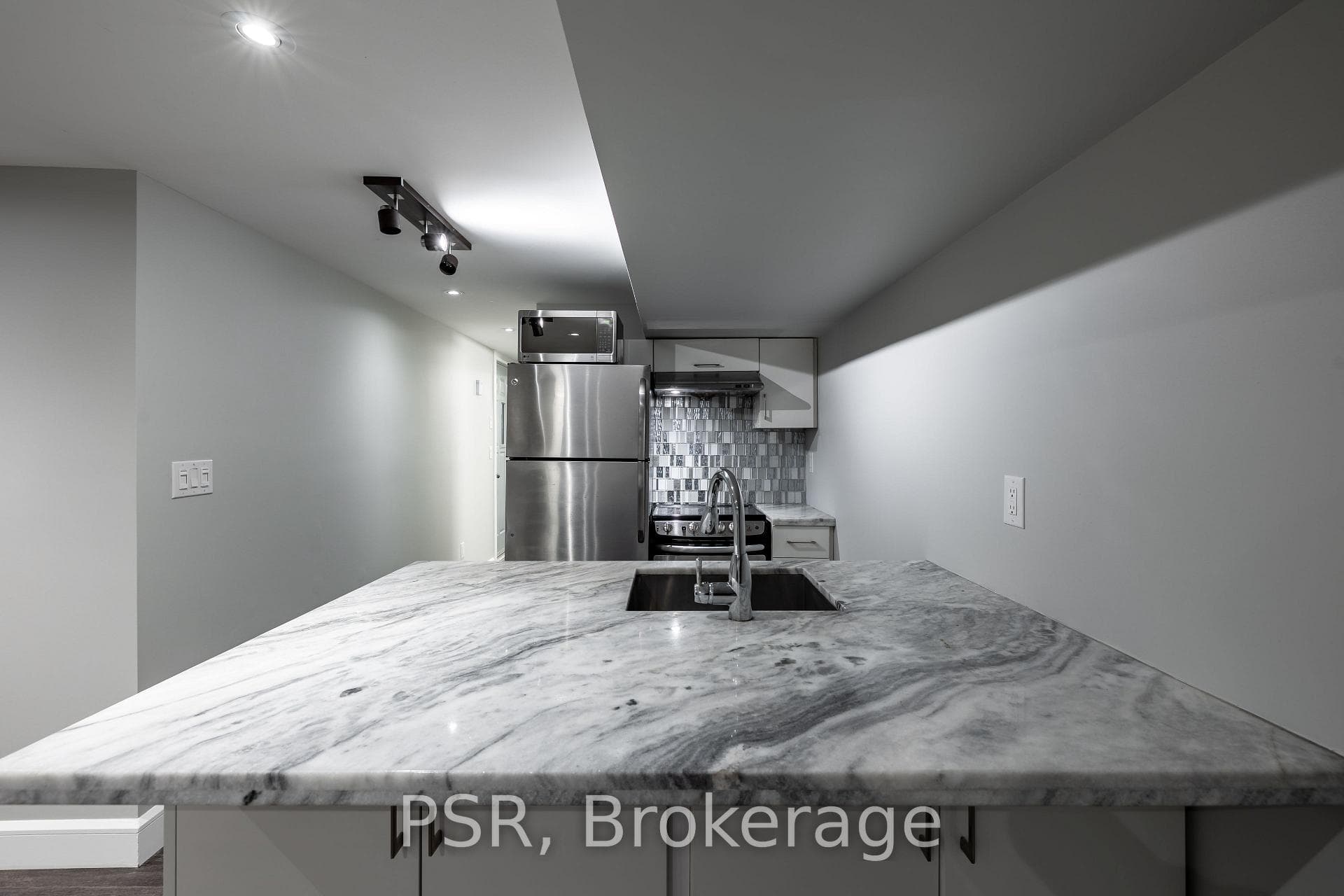 82 Dovercourt Road Unit BSMT photo 11