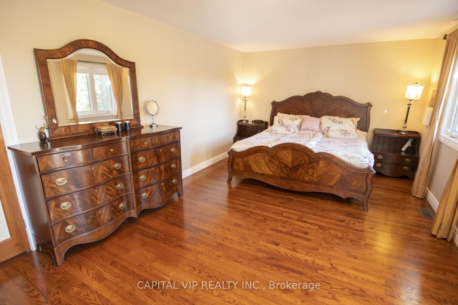 4 Wellsmere Court photo 19