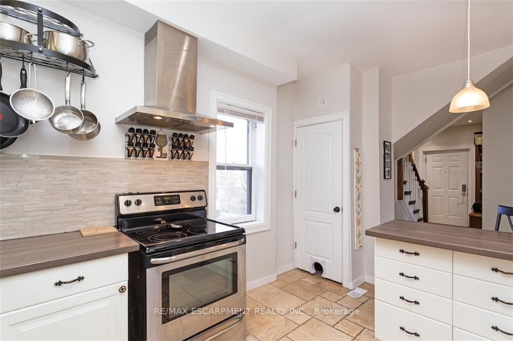 363 James Street photo 15