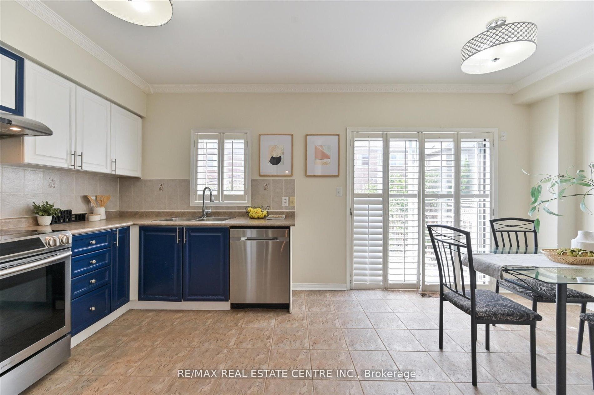 1091 Windbrook Grove photo 12
