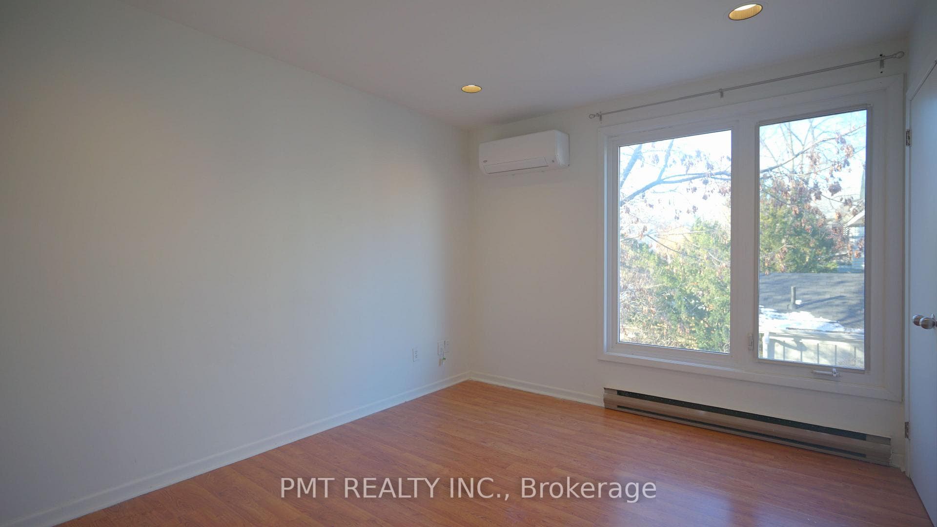 2064 Queen Street Unit 4 photo 8
