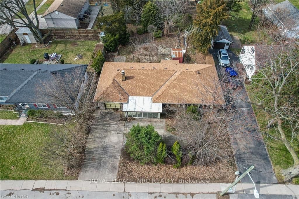 5723 MONTROSE Road photo 12