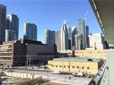 39 Queens Quay Unit 438 photo 18