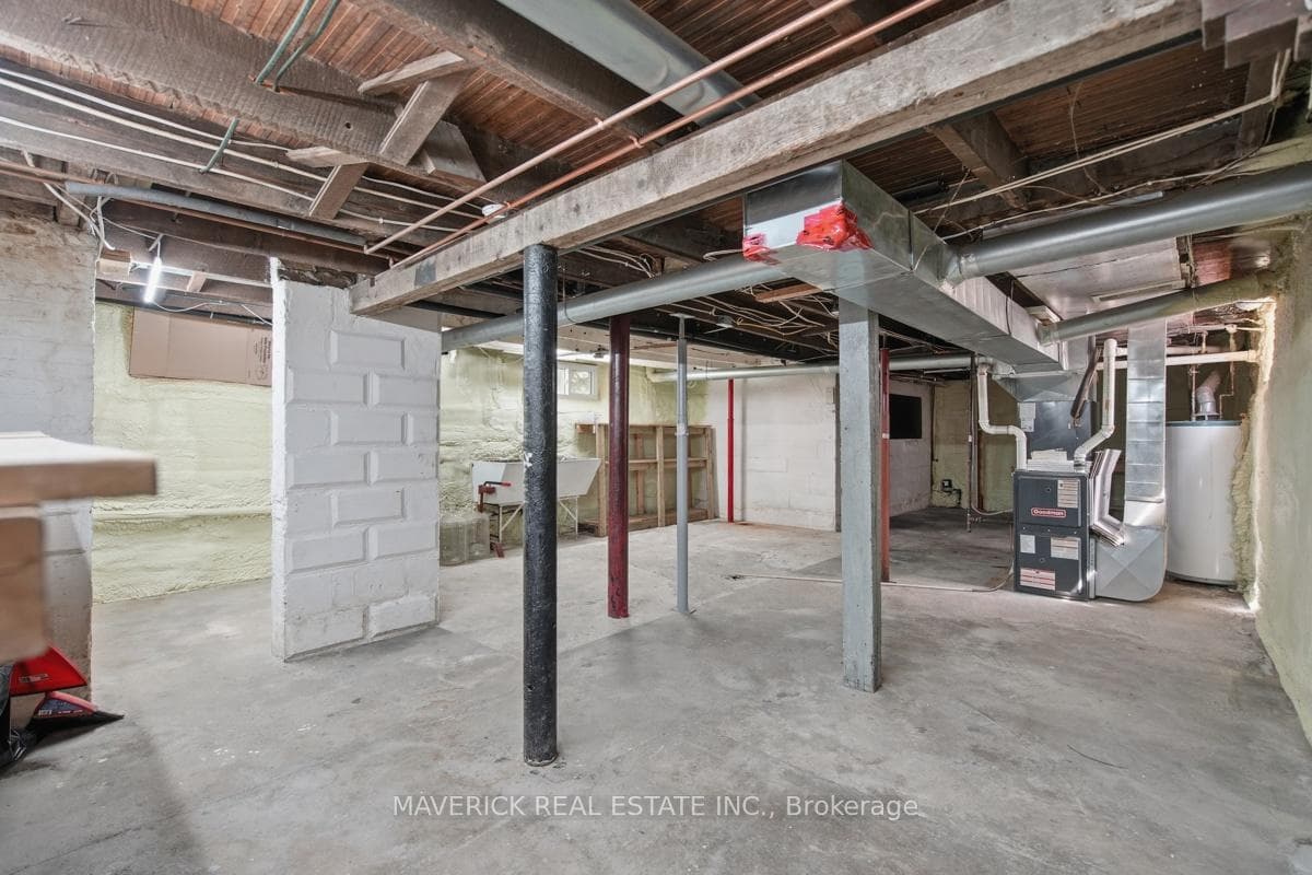 226 Grand Avenue photo 32