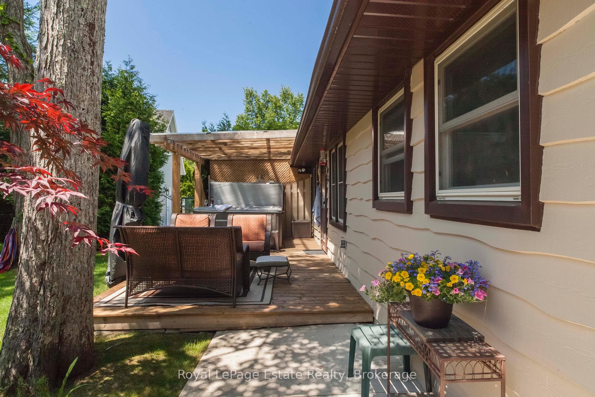 326 Lindsay Street photo 45