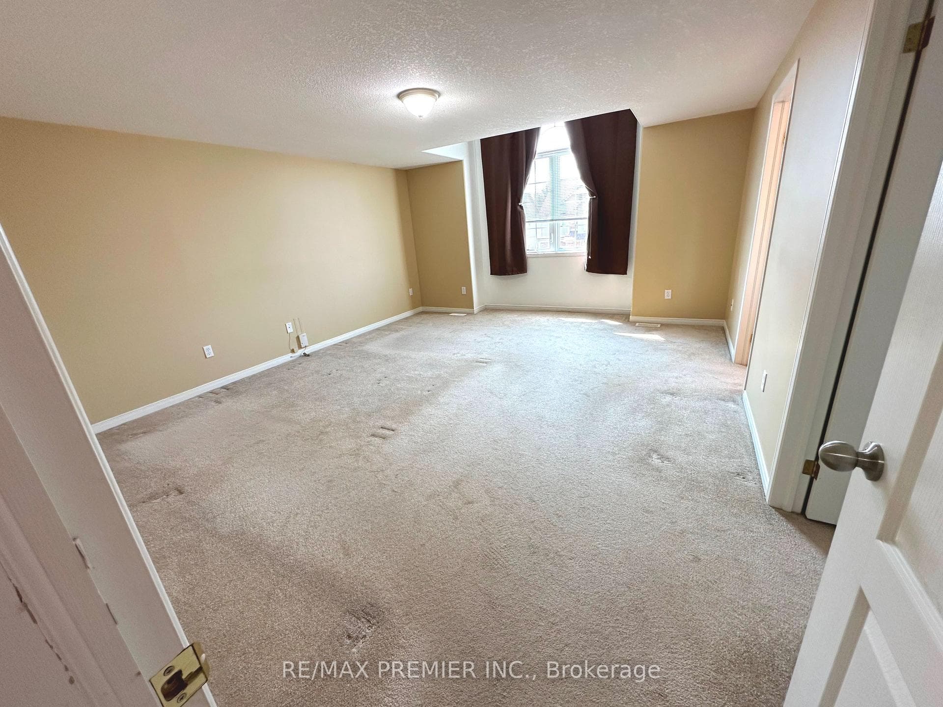 98 Shephard Avenue photo 21