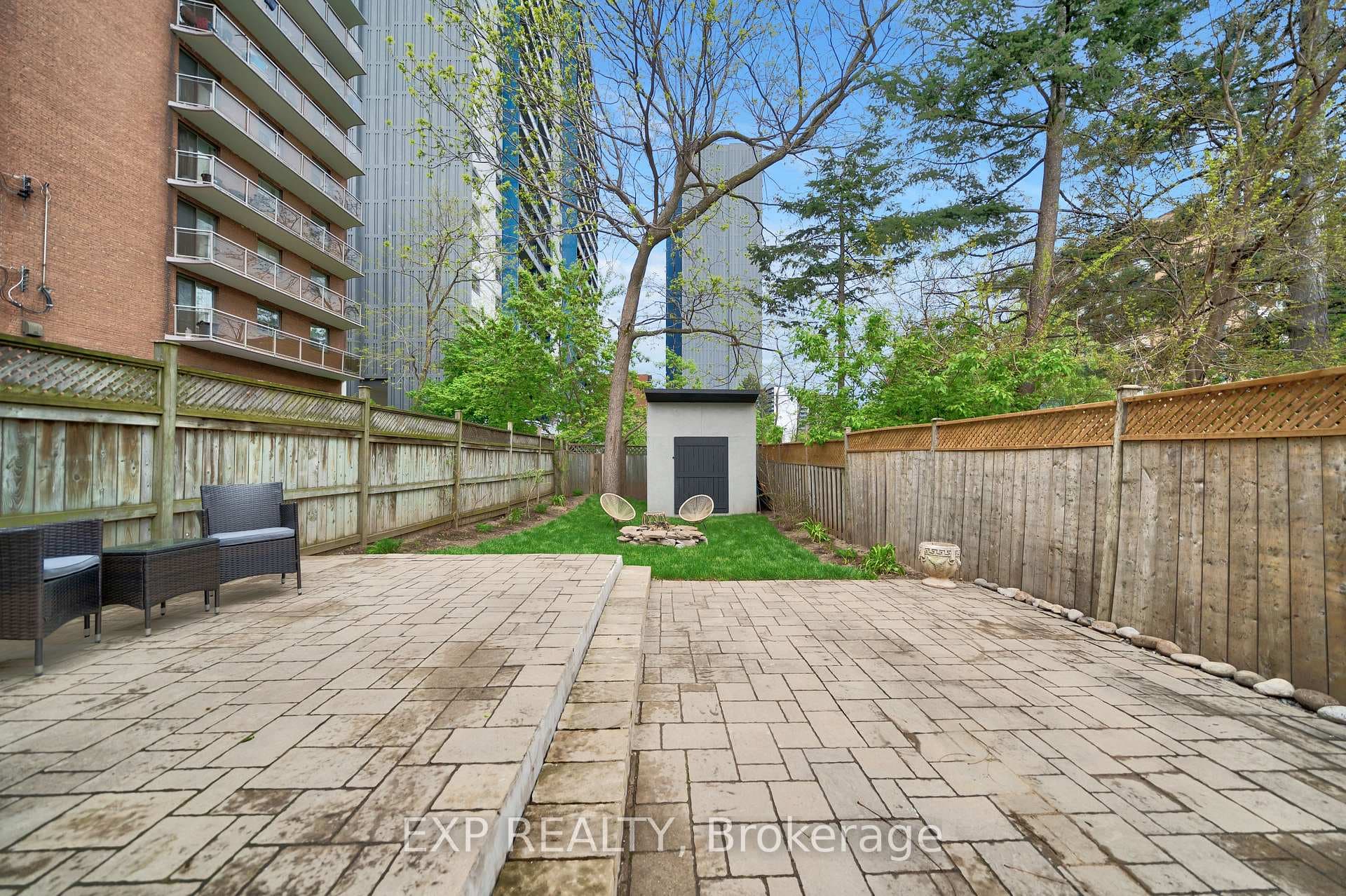 192 Walnut Street photo 30