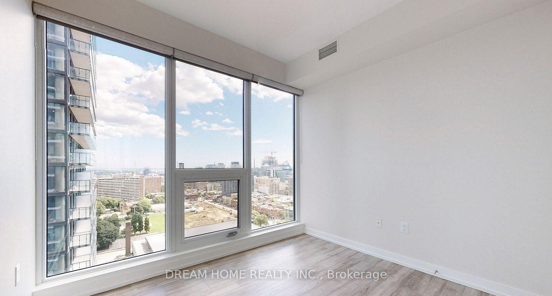 77 Shuter Street Unit 1006 photo 6