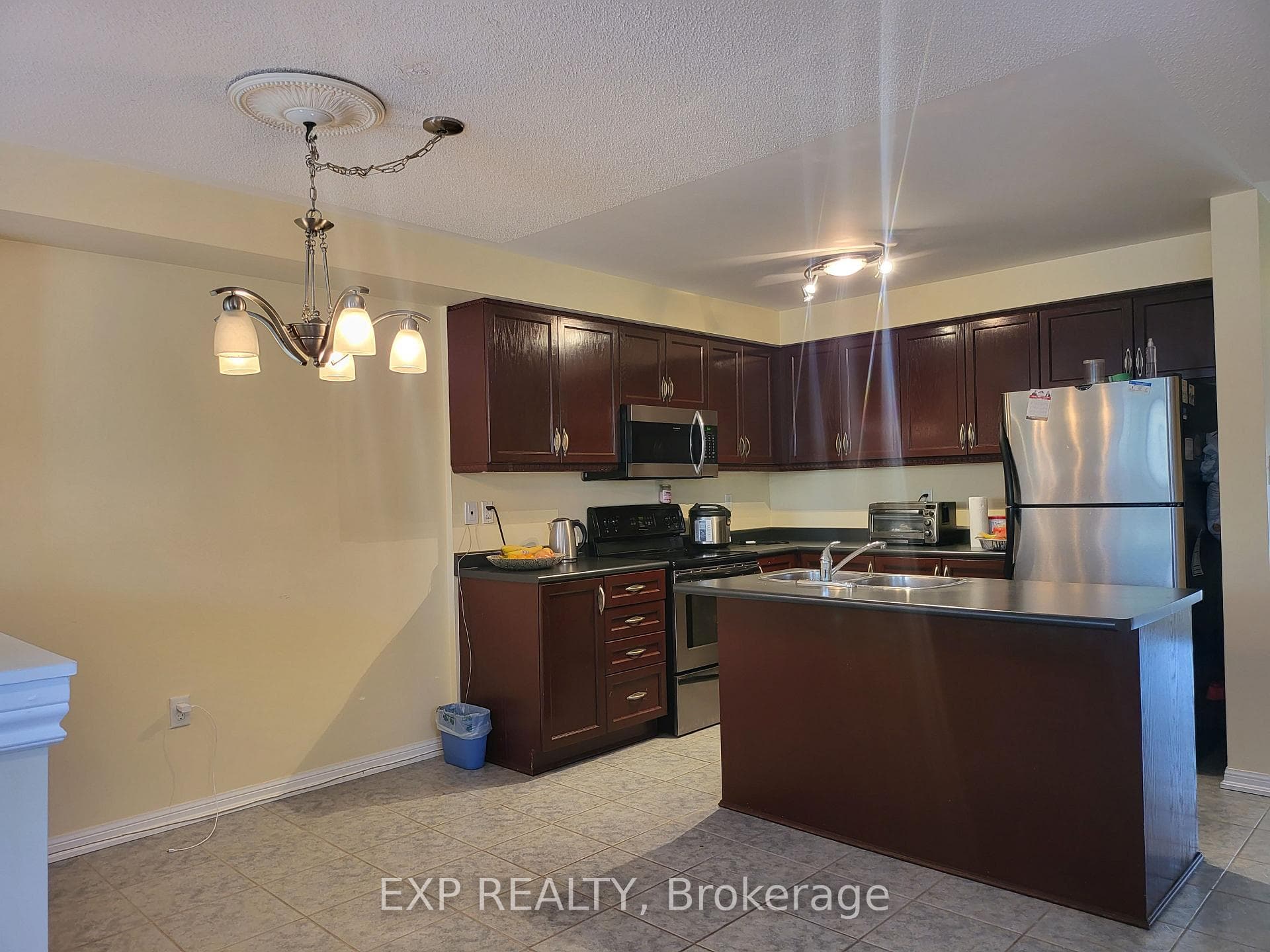 1142 Houston Drive photo 8