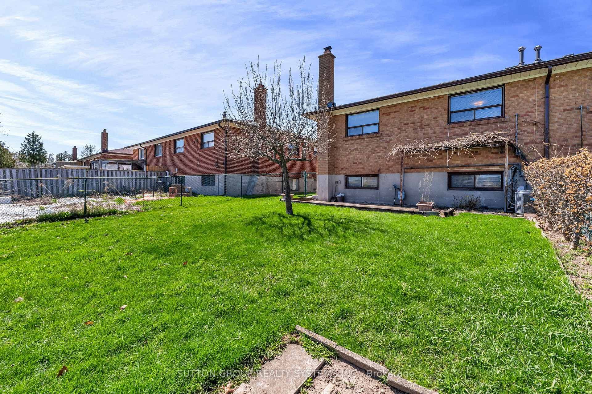 61 Bamford Crescent photo 43