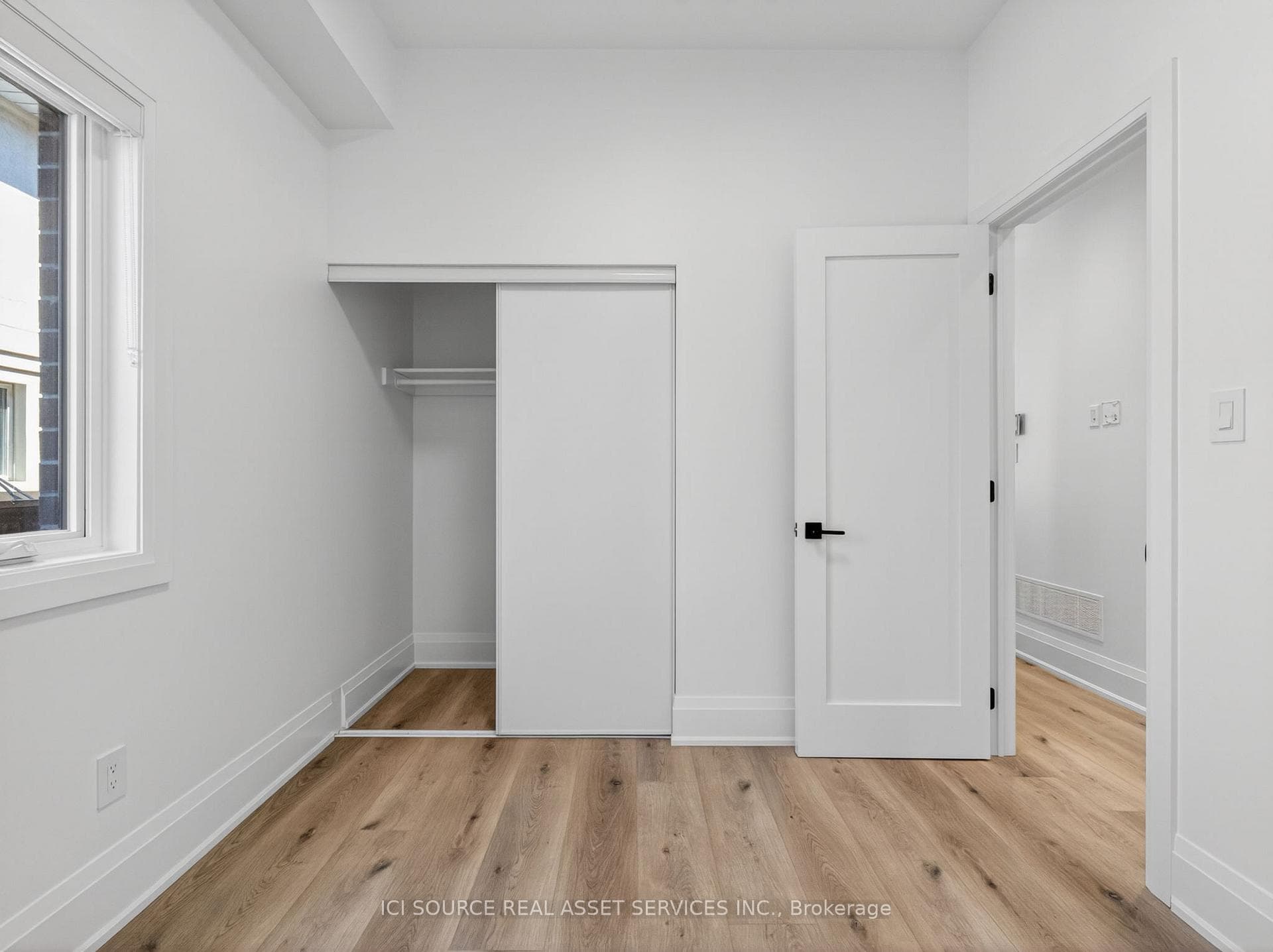 Second bed/closet