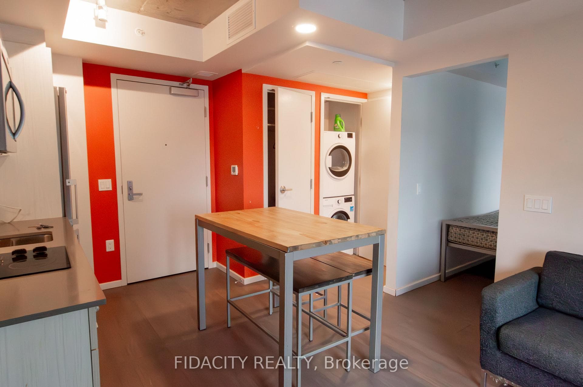 105 Champagne Avenue Unit 1516 photo 3