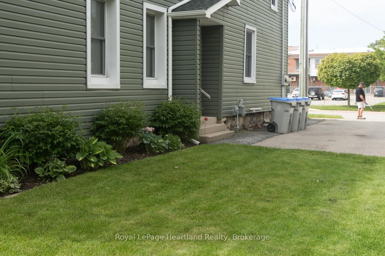 54 St David Street photo 30
