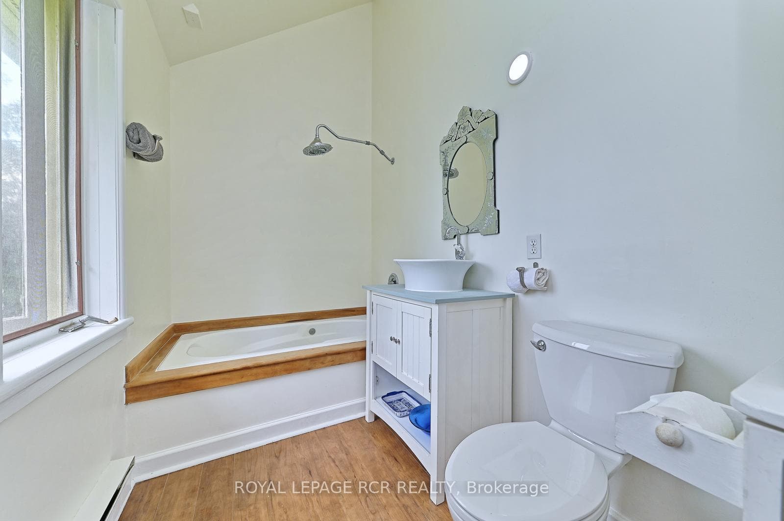 798433 3rd Line photo 17