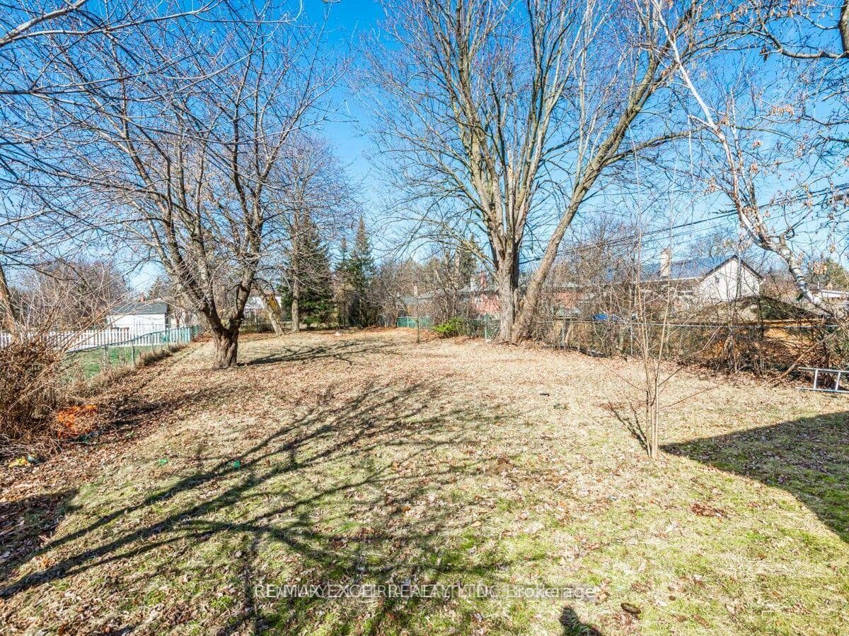 387 Crosby Avenue photo 18