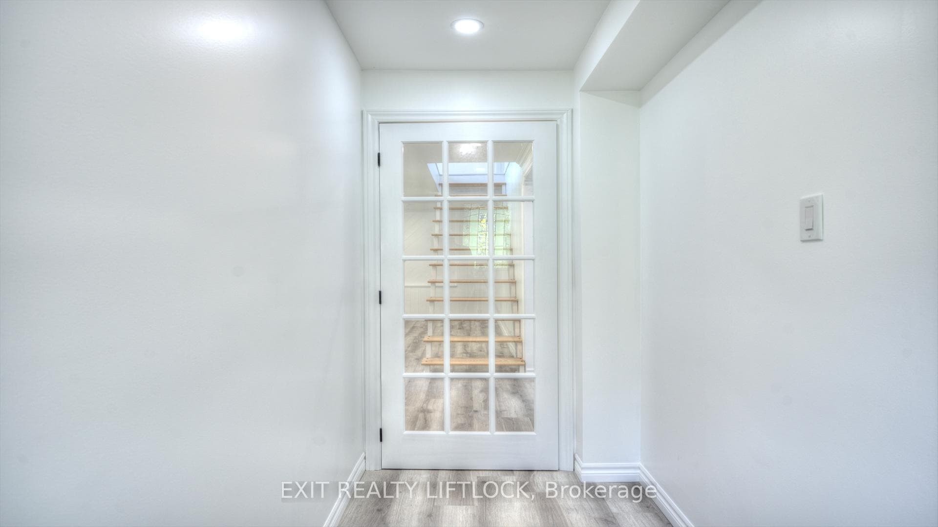 868 Addington Road photo 9